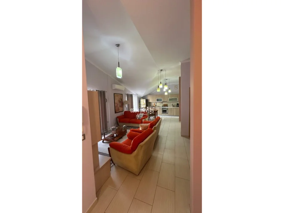 Tirane, jepet me qera apartament 3+1+Ballkon Kati 3, 145 m² 850 € (Komuna e Parisit)