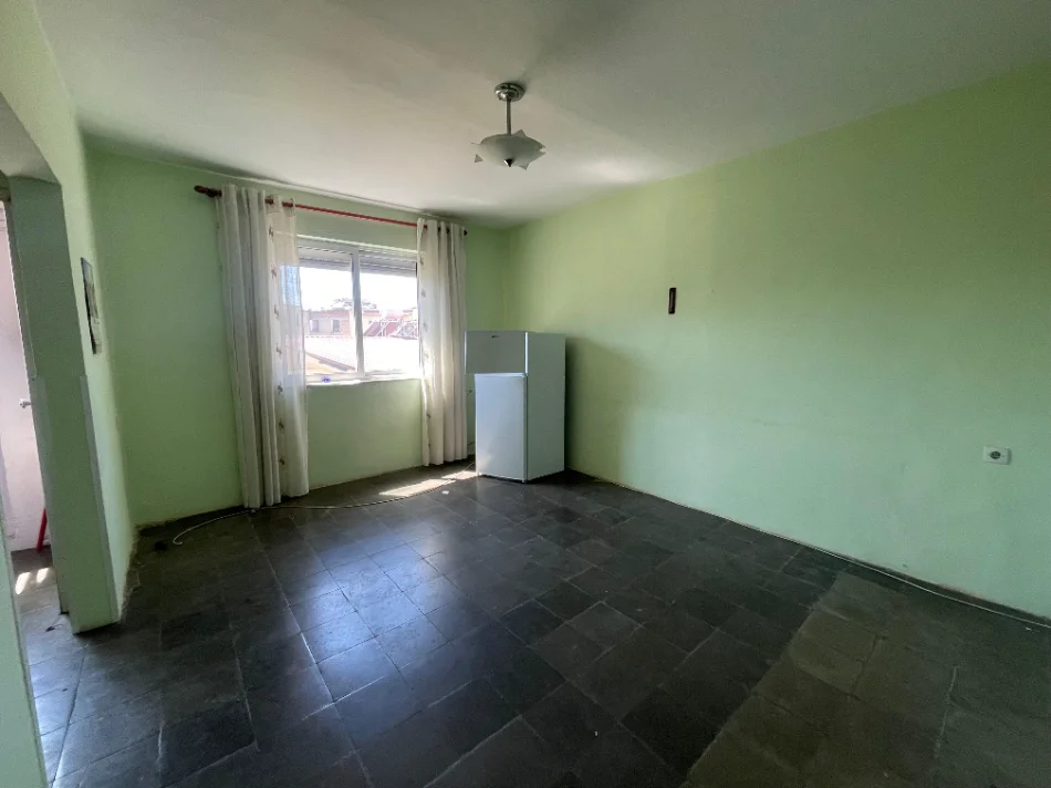 Tirane, shitet apartament 2+1+Ballkon Kati 3, 78 m² 147.000 € (Rruga Ali Demi)