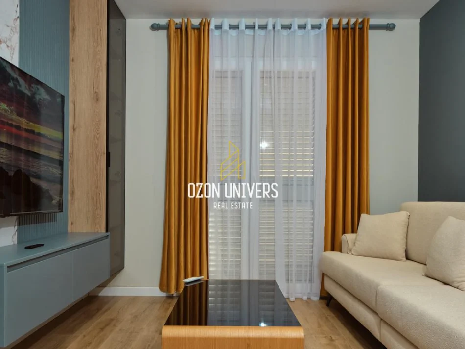 Tirane, jepet me qera apartament 1+1+Ballkon Kati 5, 59 m² (Bllok)