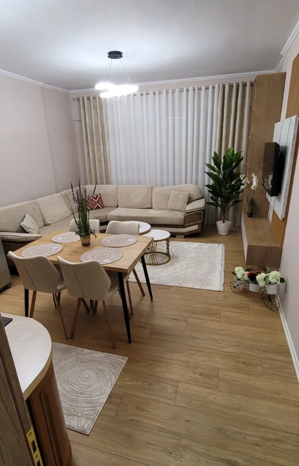 Tirane, jepet me qera apartament 2+1 , 99 m² 800 € 