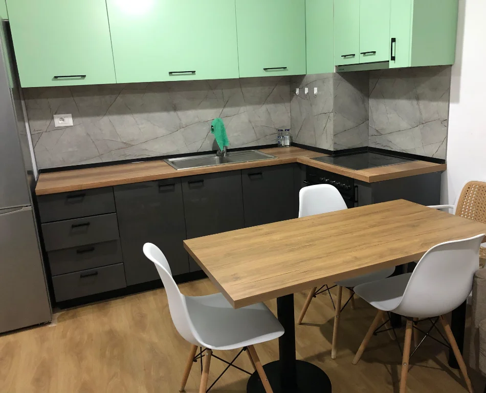 Tirane, jepet me qera apartament 1+1 , 54 m² 400 € 