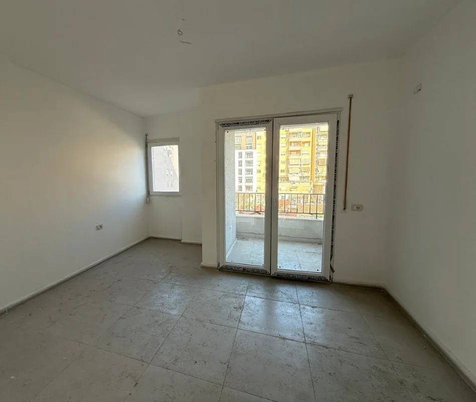 Tirane, jepet me qera apartament 1+1 , 73 m² 205.371 € 
