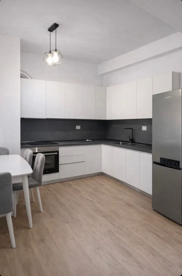 Tirane, shitet apartament 1+1 , 63 m² 123.000 € (Ali Demi)