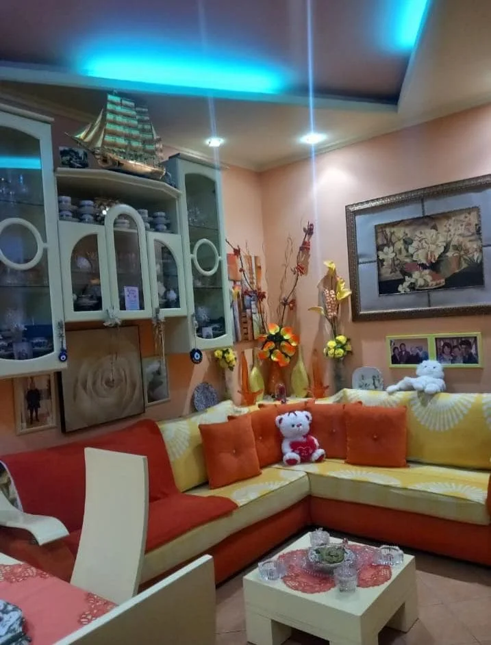Tirane, jepet me qera apartament 1+1 Kati 4, 48 m² 520 € (Qender)