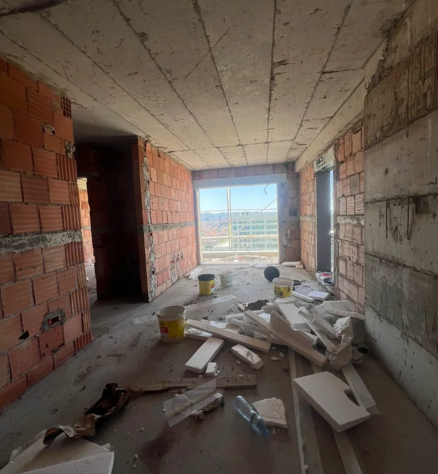Tirane, shitet apartament 1+1+Ballkon , 64 m² 100.000 € 