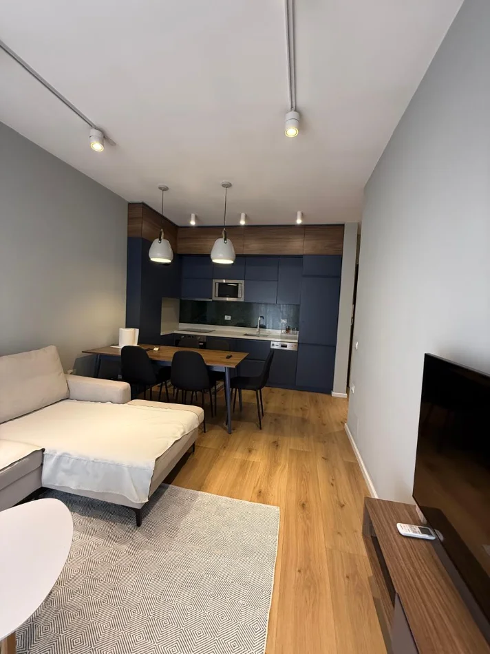 Tirane, jepet me qera apartament 1+1 , 65 m² 650 € (Unaza e re, Astir)