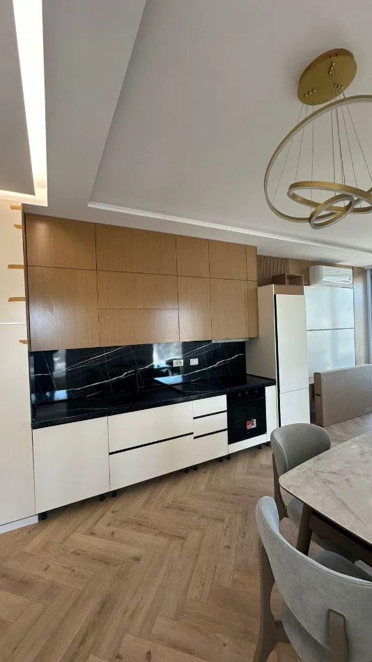Tirane, jepet me qera apartament 2+1 , 110 m² 1.250 € (MINE PEZA)