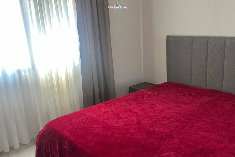 Tirane, jepet me qera apartament 1+1 Kati 3, 70 m² 475 € (Oxhaku)