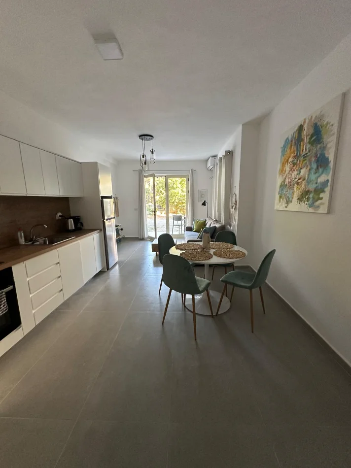 Durres, shitet apartament 1+1 Kati 0, 54 m² (mali Robit)