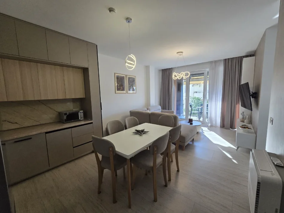 jepet me qera , 120 m² 1.450 € (Liqen i thate)