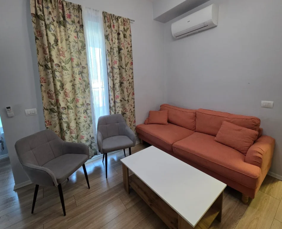 Tirane, jepet me qera apartament 1+1+Ballkon , 65 m² 450 € 
