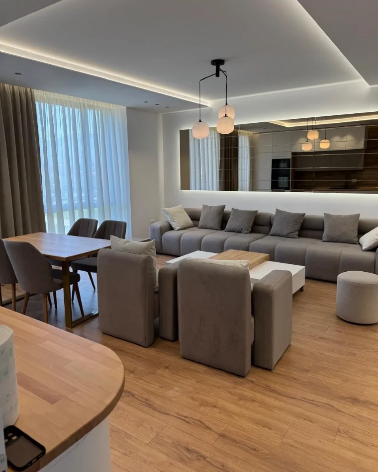 Tirane, jepet me qera apartament 1+1+Ballkon , 77 m² 700 € (Bulevardi i Ri)