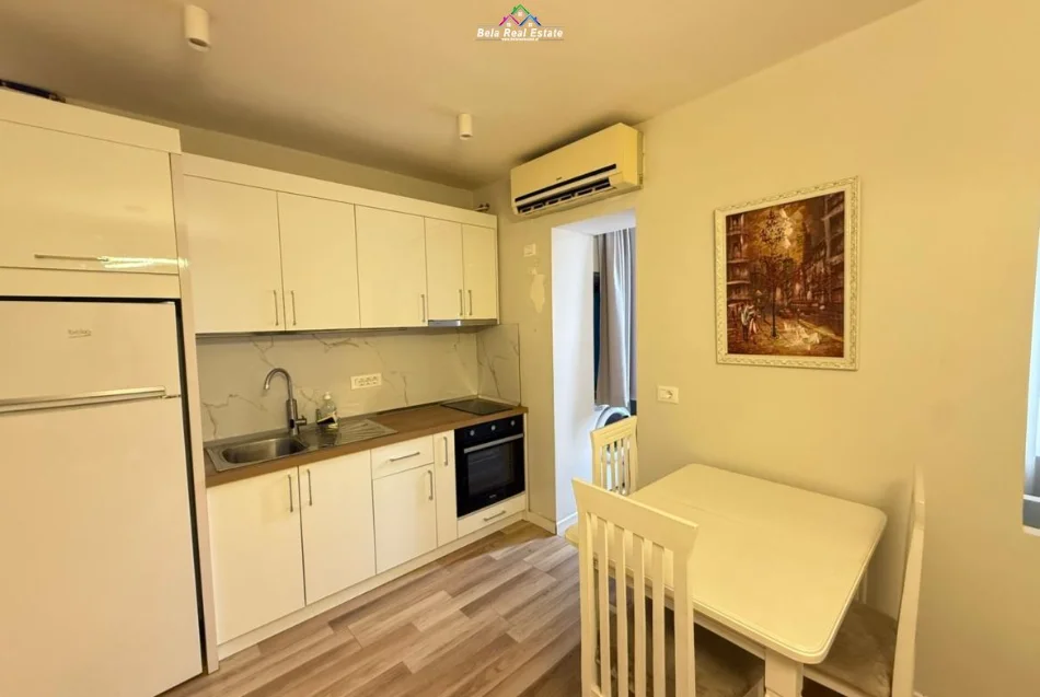Tirane, jepet me qera apartament 1+1 Kati 3, 55 m² 600 € (Bulevardi i Ri)