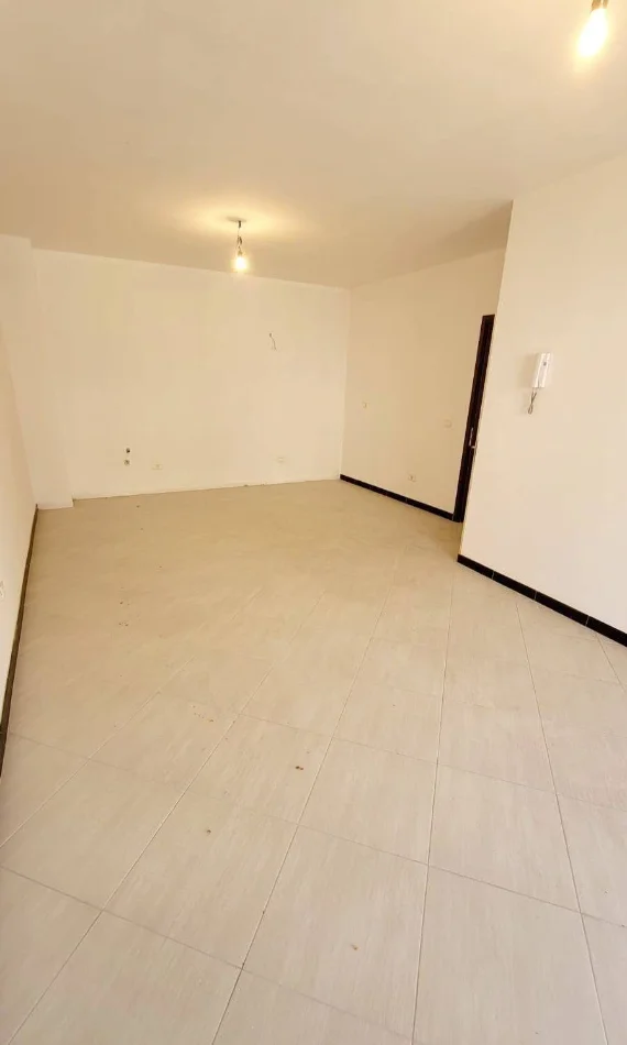 Kavaje, shitet apartament 3+1+Aneks+Ballkon Kati 3, 115 m² 80.000 € (Kavaje)