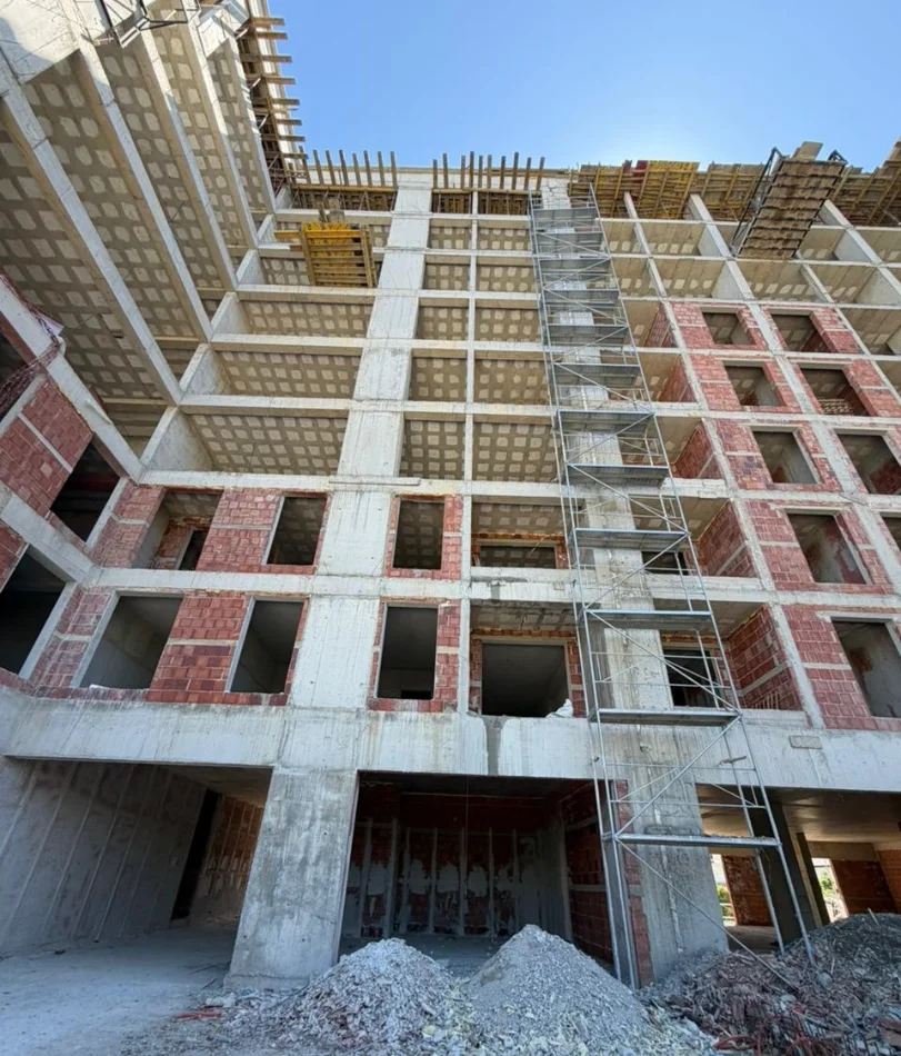 Tirane, shitet apartament 2+1 , 91 m² 76.560 € 