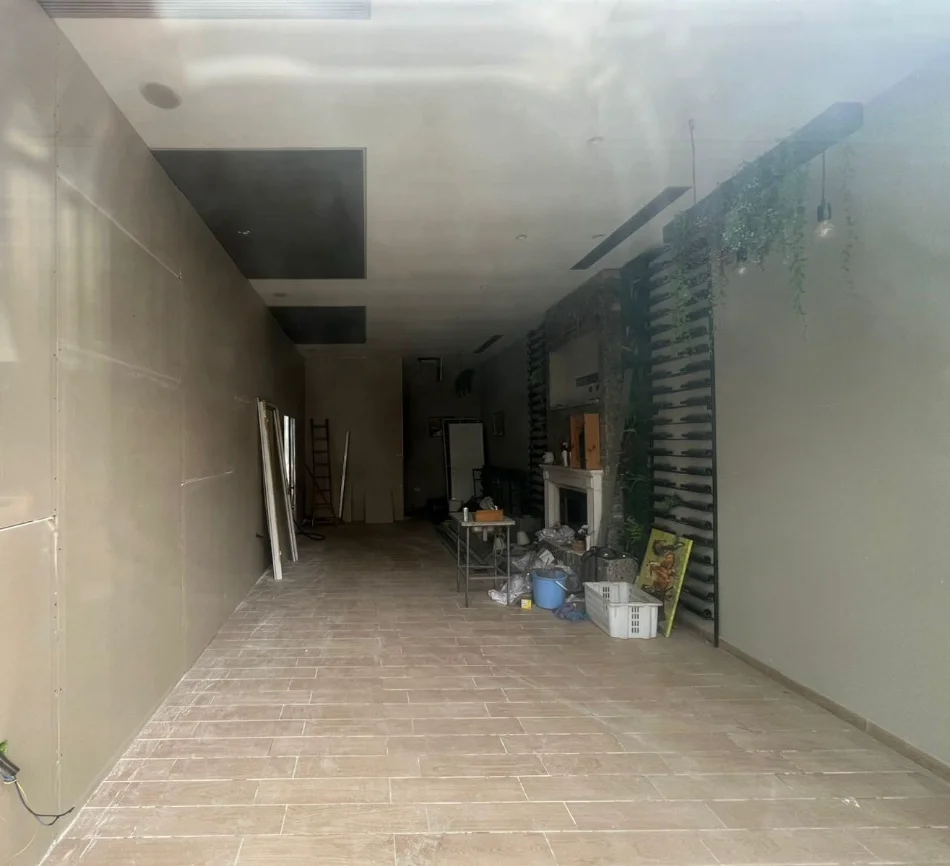 Tirane, jepet me qera dyqan Kati 0, 135 m² 840 € (Rruga Teodor Keko)