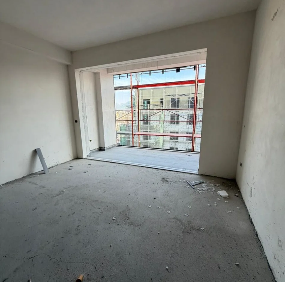 Tirane, shitet apartament 2+1+Ballkon , 121 m² 230.584 € 