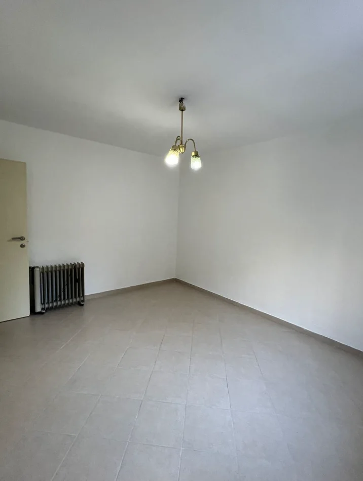 Tirane, jepet me qera zyre , 80 m² 720 € 