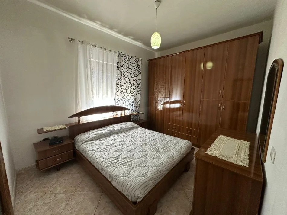 Vlore, shitet Vile 2 Katshe Kati 2, 200 m² 180.000 € (Rruga Haxhi Xhyherri, Vlore)