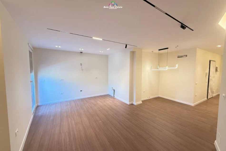 Tirane, shitet apartament 2+1 Kati 5, 84 m² 235.000 € (prane Maternitetit te Ri)