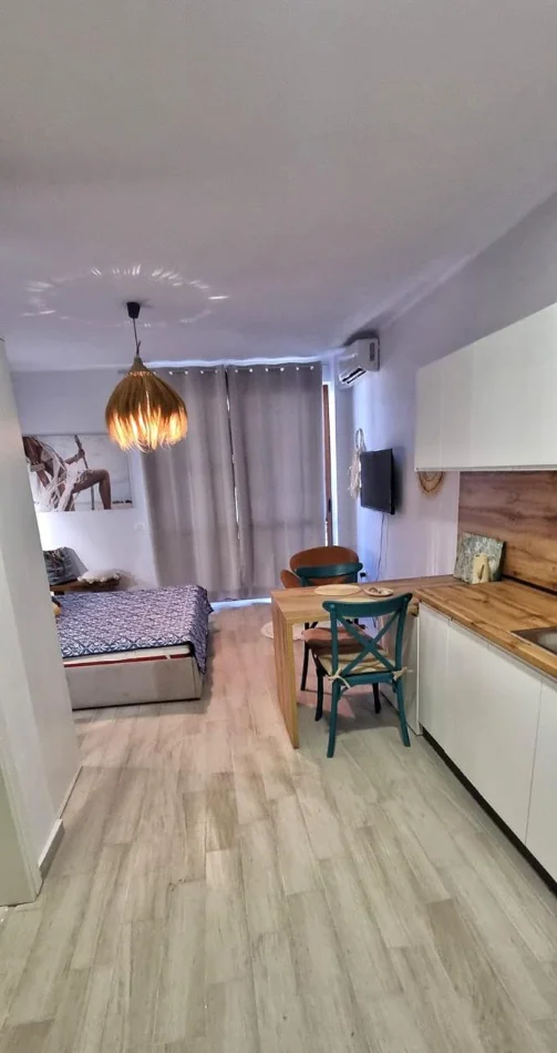 Durres, shitet garsonier 1+1 Kati 5, 37 m² 67.000 € (rruga pavarsia)