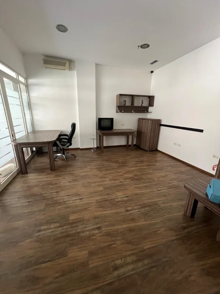 Durres, shitet zyre Kati 1, 60 m² 80.000 € (GJYKATA)