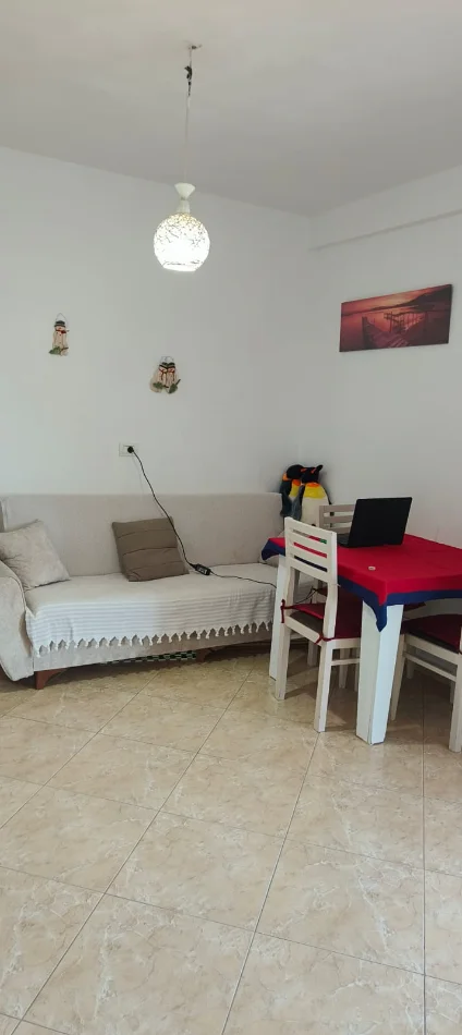 Tirane, jepet me qera apartament 1+1+Ballkon Kati 8, 63 m² 420 € 