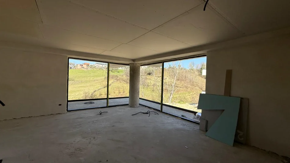 Tirane, shitet Vile 4+1 , 864 m² 750.000 € (Farkë)