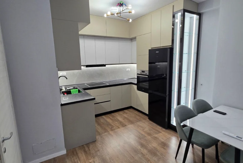 Tirane, jepet me qera apartament 1+1+Ballkon Kati 6, 80 m² 680 € (Kompleksi E-88)