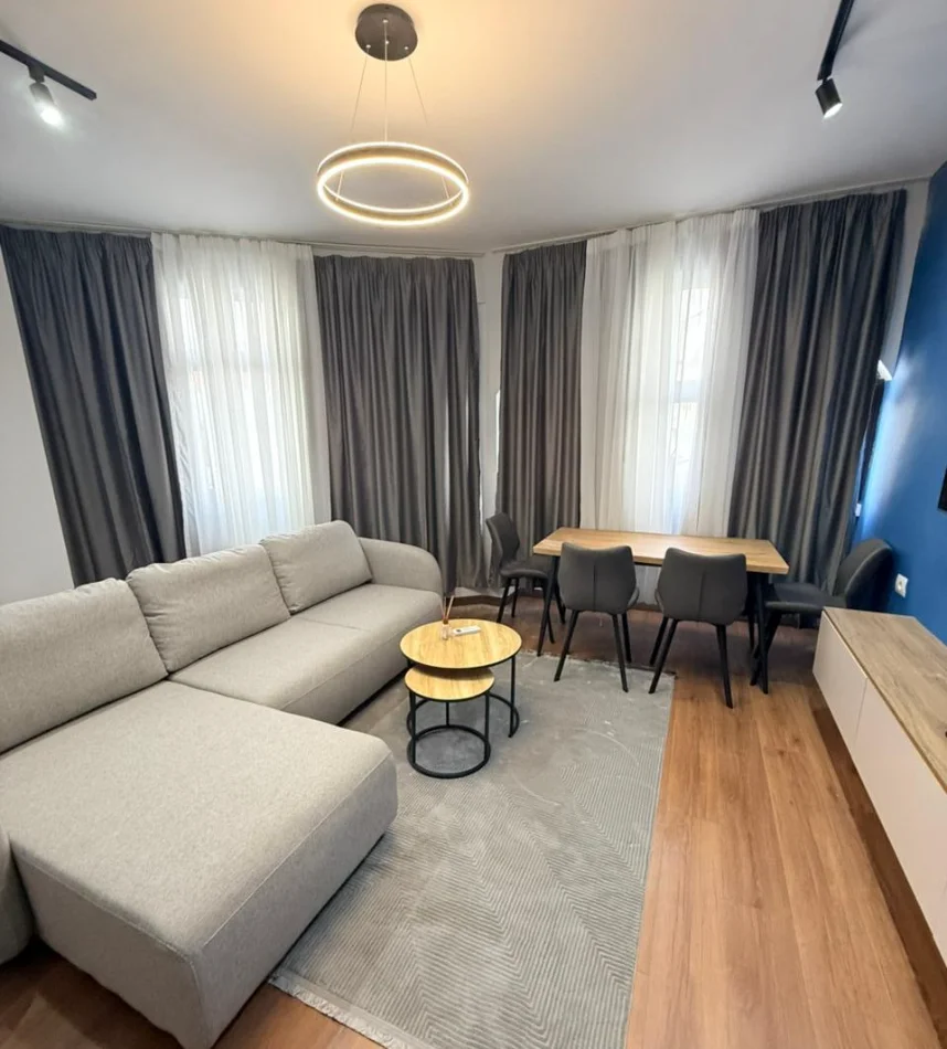 Tirane, jepet me qera apartament 2+1 , 85 m² 600 € 