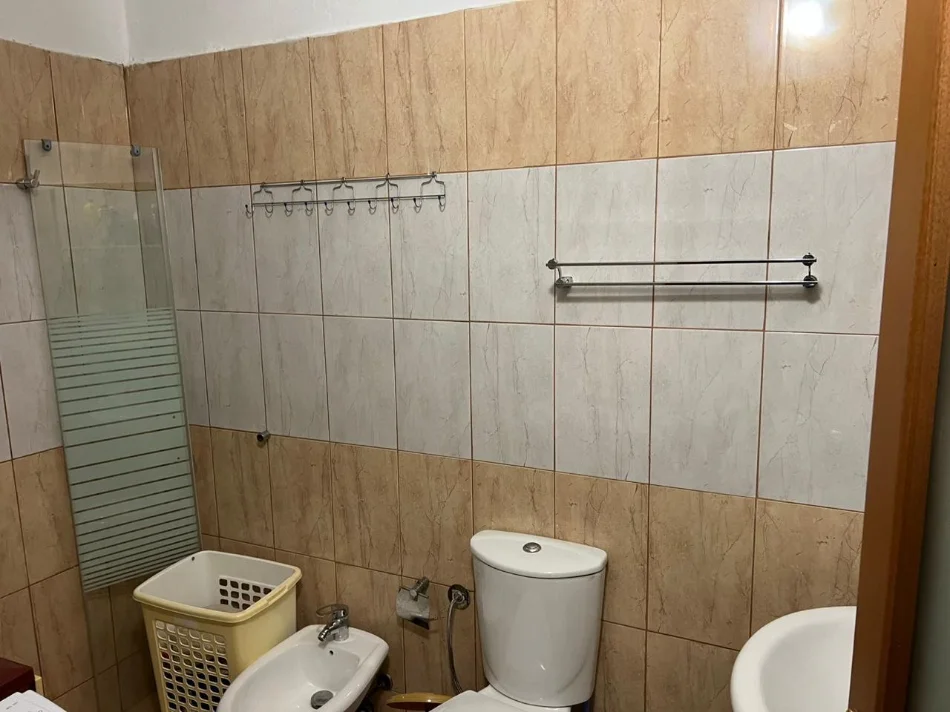 Vlore - Lungomare, shitet apartament+verande | Penthouse 2+1 Kati 3, 231 m² 250.000 € (Rruga Kosova, Skele, Vlore)