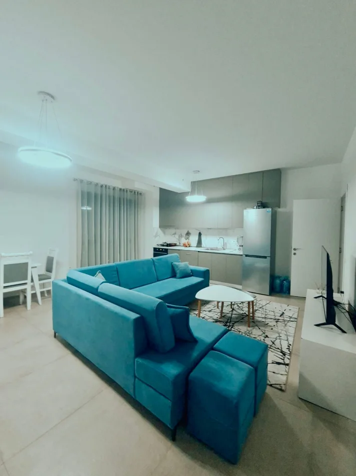 Tirane, jepet me qera apartament 2+1+Ballkon Kati 9, 117 m² 650 € (Rurga e DIbres)