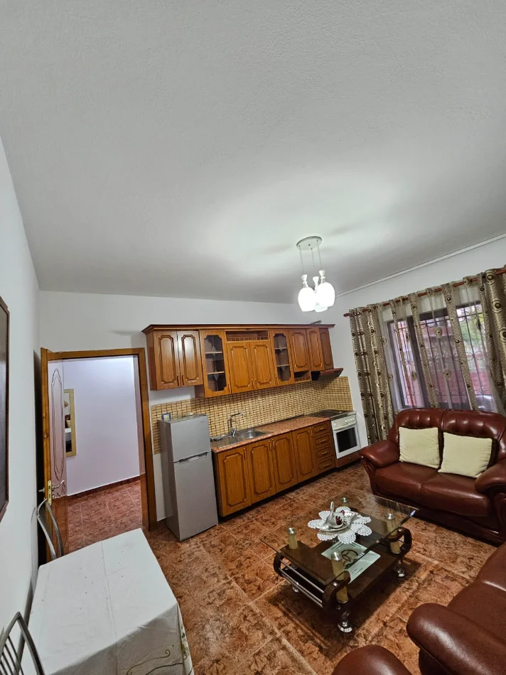 Tirane, jepet me qera apartament 2+1+Ballkon Kati 1, 100 m² 430 € (Astir)