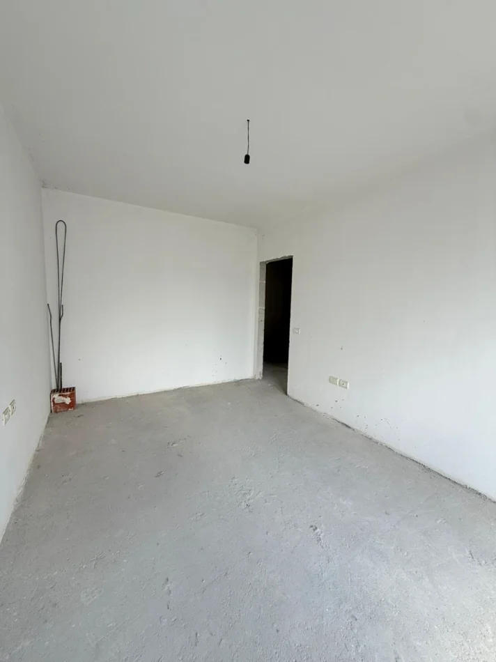 Tirane, shitet apartament 2+1 , 239 m² 420.000 € (Komuna e Parisit)