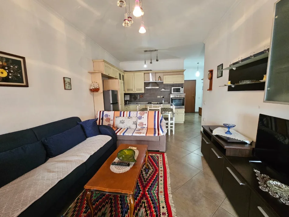 Shqiperi, jepet me qera apartament 2+1+Ballkon Kati 2, 110 m² 650 € (Vizion Plus)