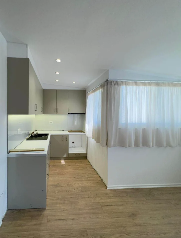 Tirane, shitet apartament 1+1 , 73 m² 112.500 € (Fresk)