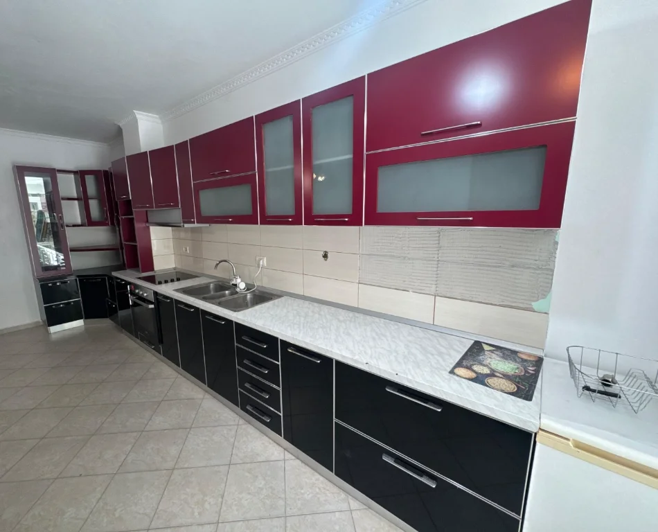 Tirane, shitet apartament 2+1 , 93 m² 145.000 € 