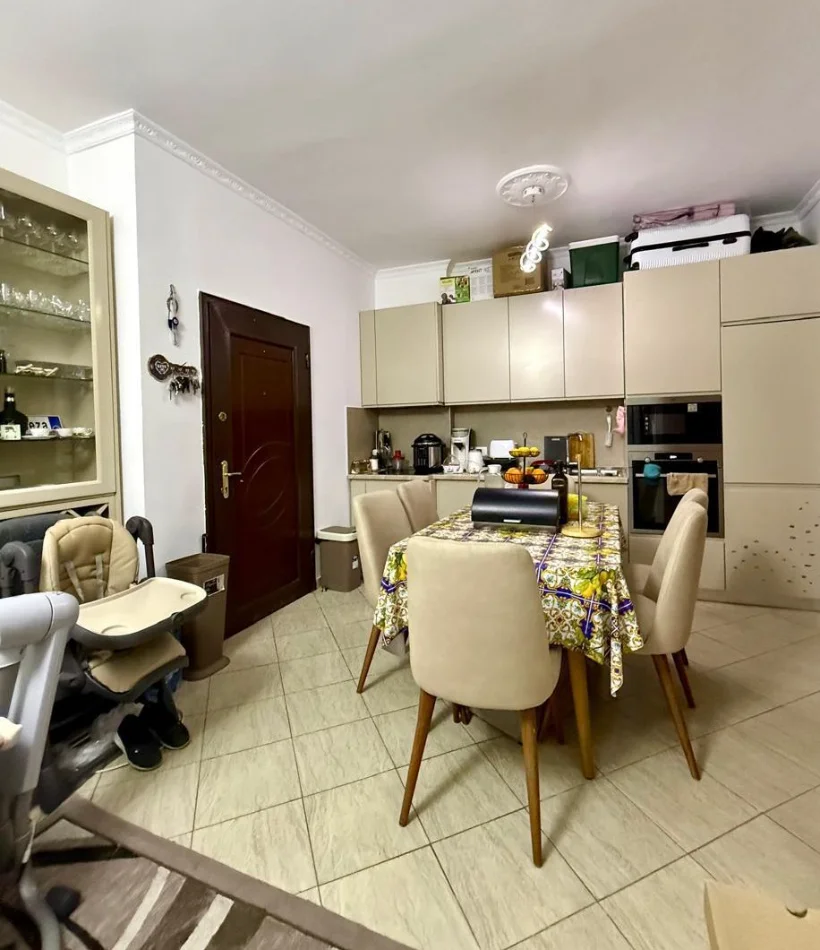Tirane, shitet apartament 1+1+Ballkon , 56 m² 97.000 € 