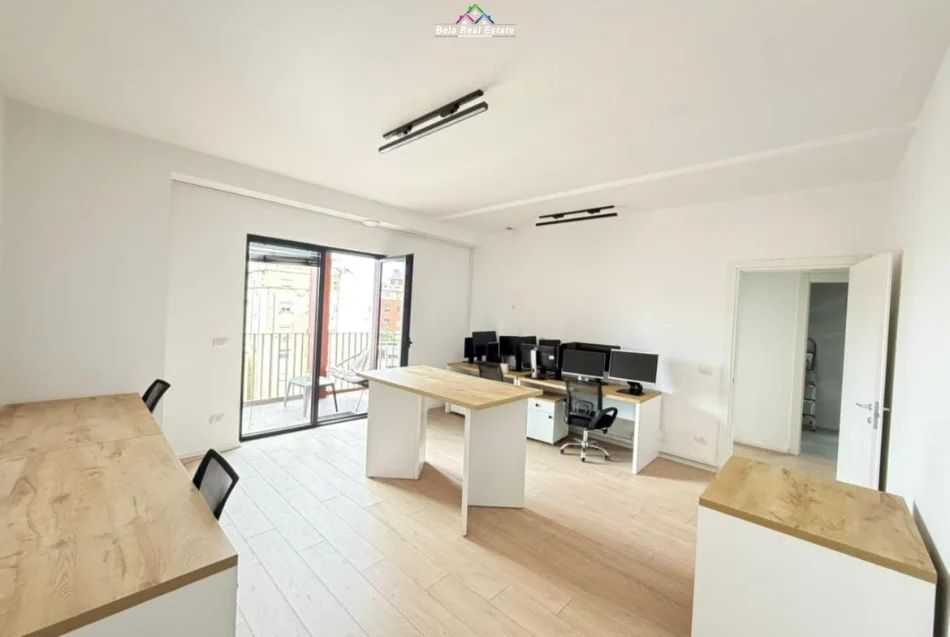 Tirane, shes zyre Kati 7, 124 m² (Rruga e Kavajes)