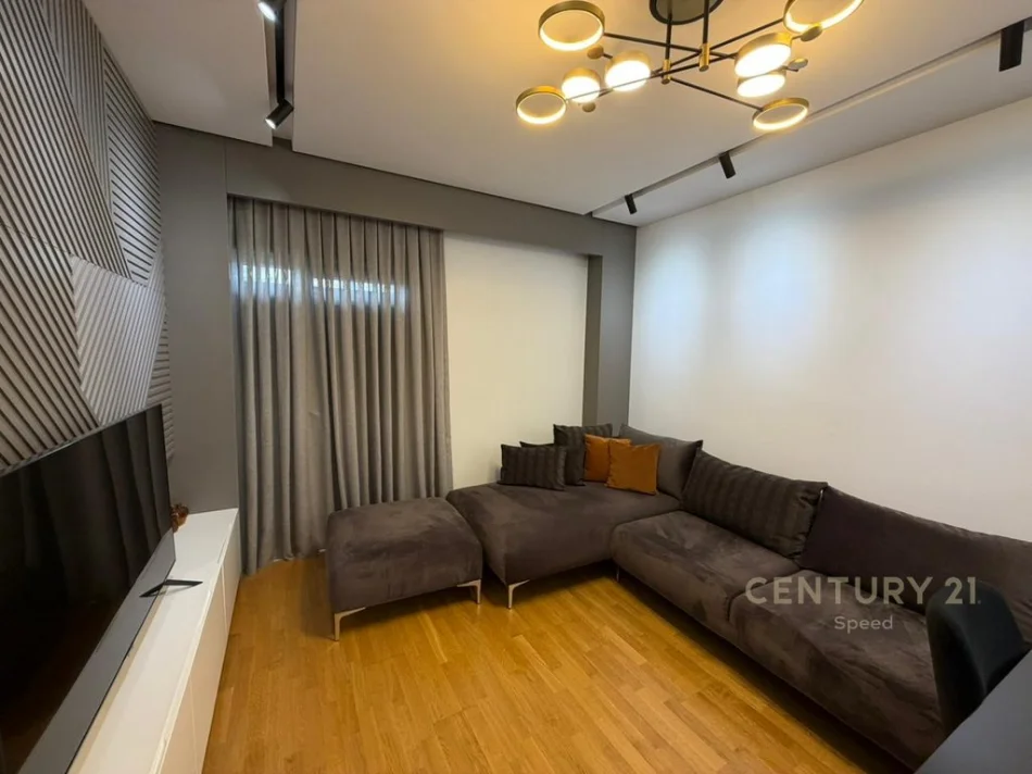 Tirane, jepet me qera apartament 2+1 Kati 2, 103 m² 1.250 € (Quartum Residence)