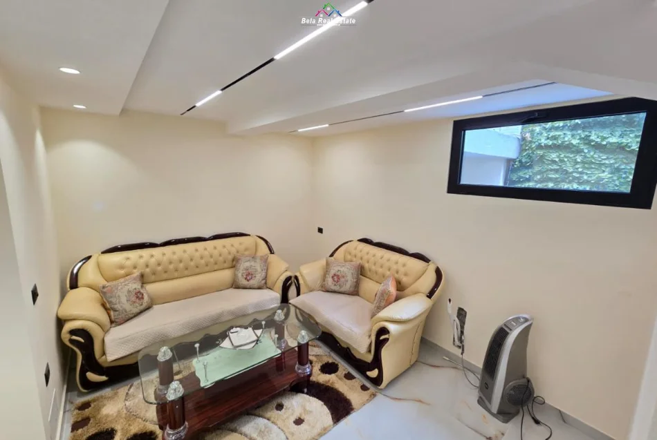 Tirane, jepet me qera Vile 2+1 Kati 2, 80 m² 800 € (Rruga e Elbasanit)