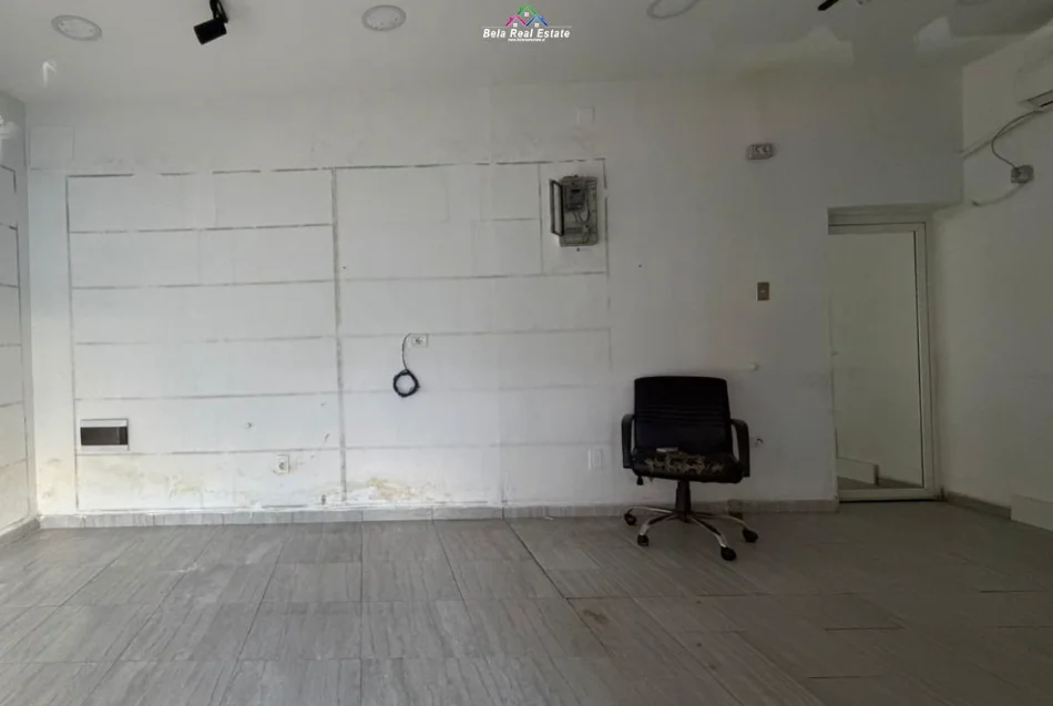 Tirane, jepet me qera dyqan Kati 0, 30 m² 820 € (Rruga Bardhyl)