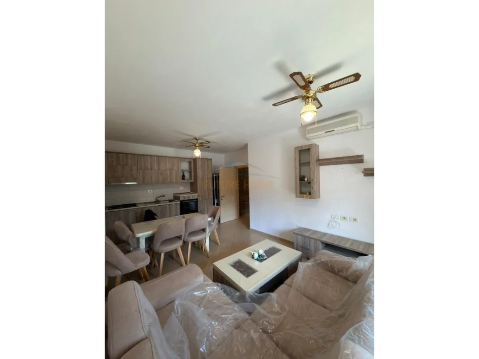 Tirane, shitet apartament 2+1+Ballkon Kati 3, 87 m² 132.000 € (Fresk, Tirane)