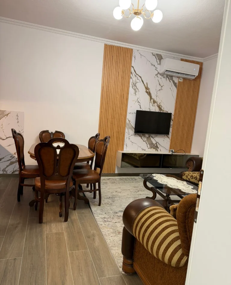 Tirane, jepet me qera apartament 2+1+Ballkon Kati 1, 110 m² 500 € (Siri Kodra)