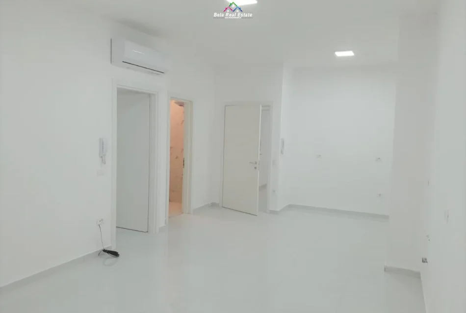 Tirane, jepet me qera zyre Kati 2, 105 m² 1.049 € (komuna e parisit)