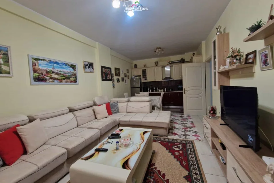 Tirane, jepet me qera apartament 2+1 Kati 7, 112 m² 630 € (astir)