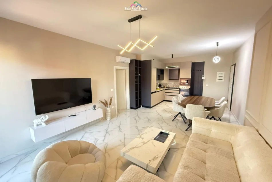 Tirane, jepet me qera apartament 3+1+Ballkon Kati 15, 130 m² 1.500 € (garden buildig)
