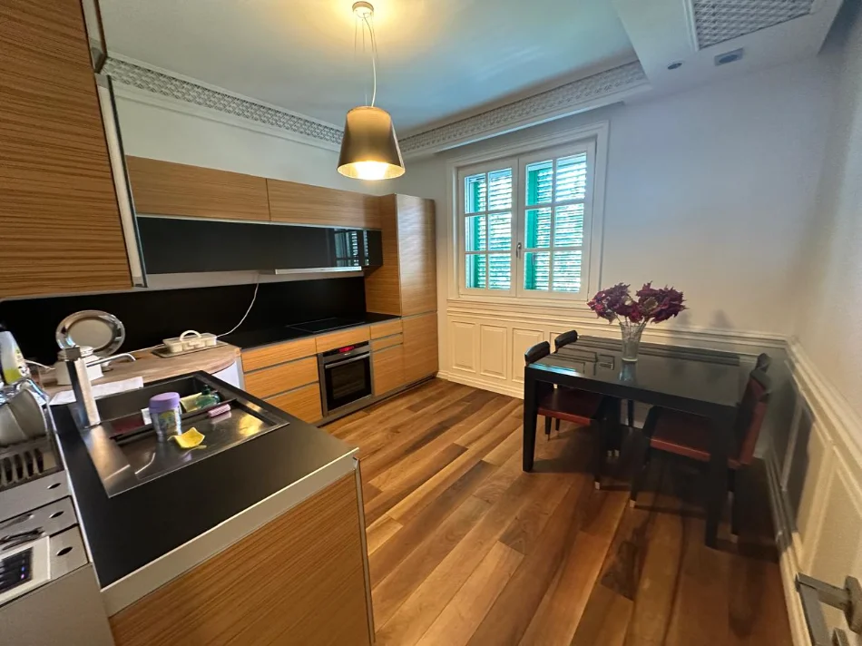 Tirane, jepet me qera apartament 1+1+Aneks+Ballkon Kati 2, 75 m² 600 € (Pazari i Ri/Rr.Qemal Stafa)