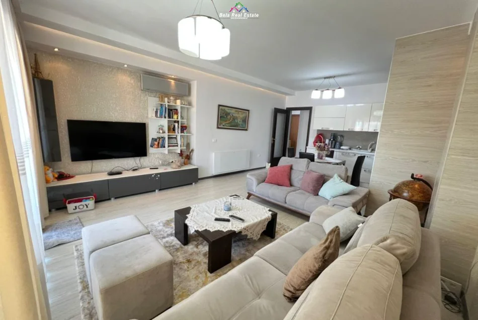 Tirane, jepet me qera 2+1+Ballkon Kati 7, 135 m² 1.050 € (prane ATSH)