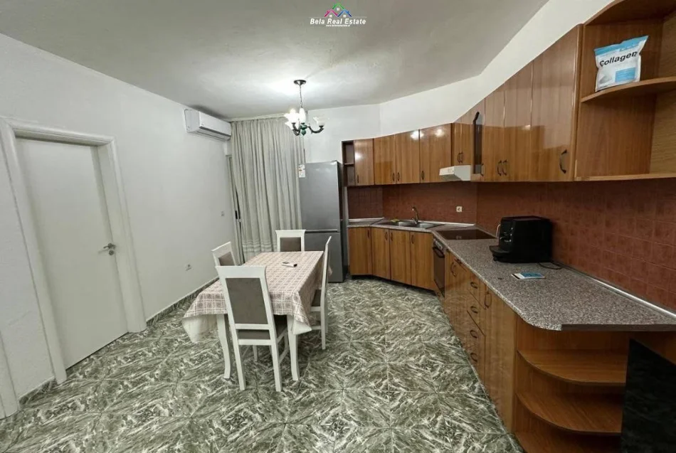 Tirane, jepet me qera apartament 2+1 Kati 7, 87 m² 620 € (Rruga Muzaket)